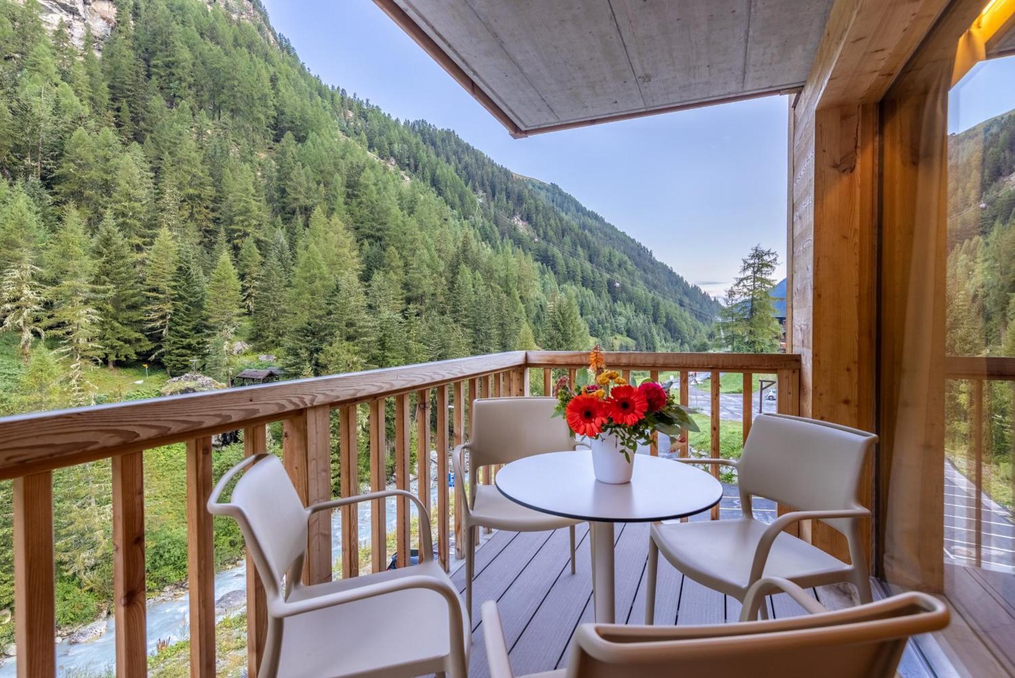 Swisspeak Resorts Zinal Exterior photo
